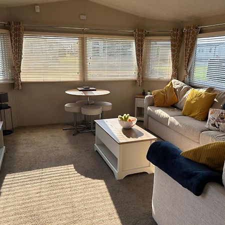 Hotel J&D By The Sea Heysham Esterno foto