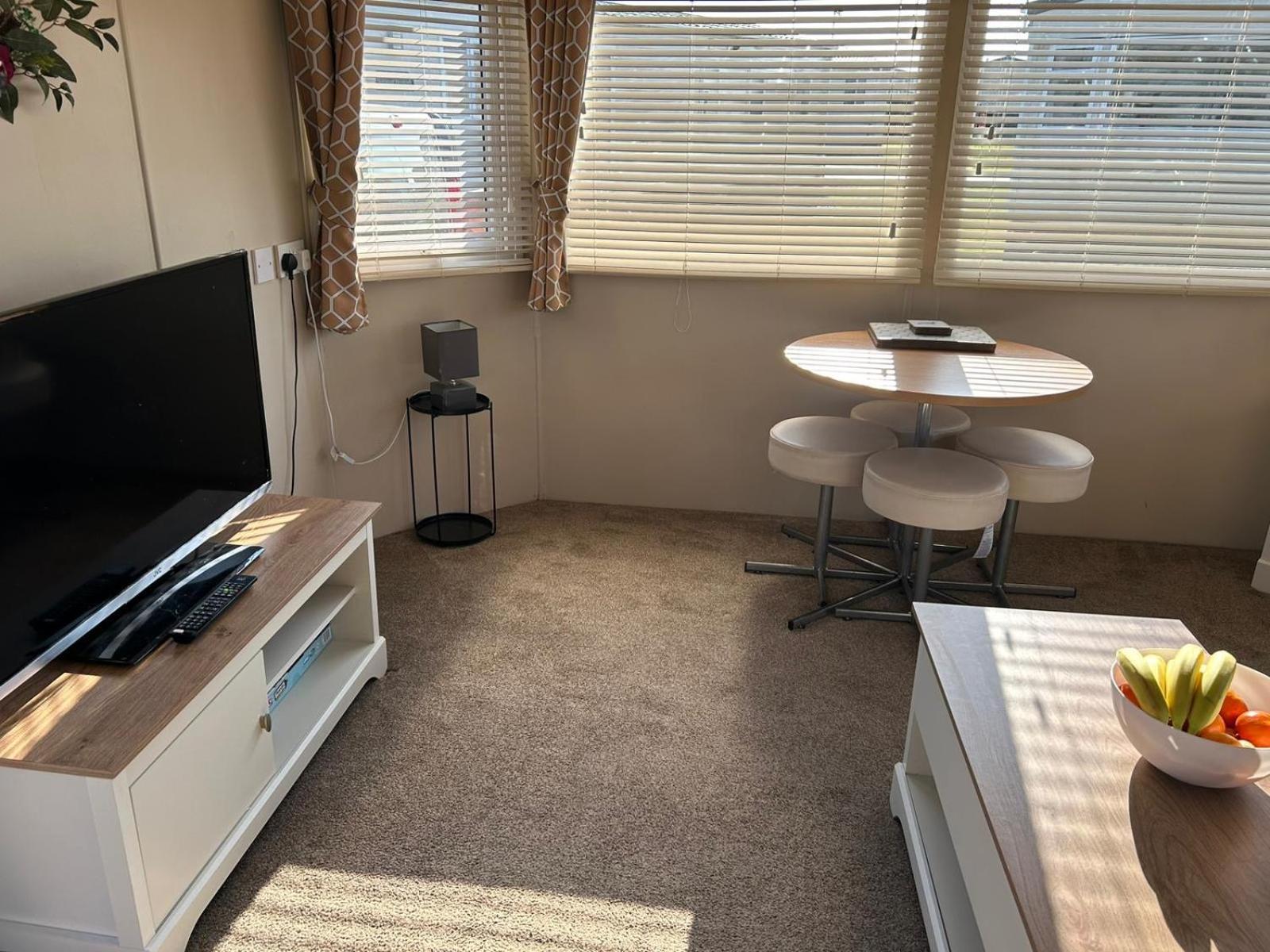 Hotel J&D By The Sea Heysham Esterno foto