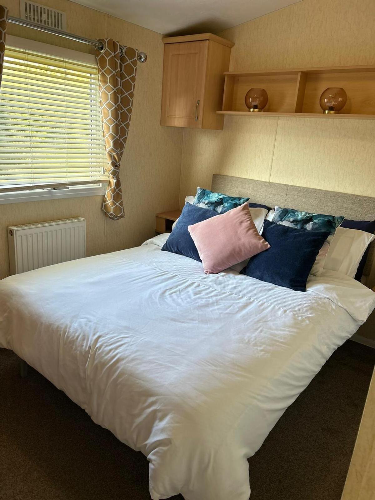 Hotel J&D By The Sea Heysham Esterno foto