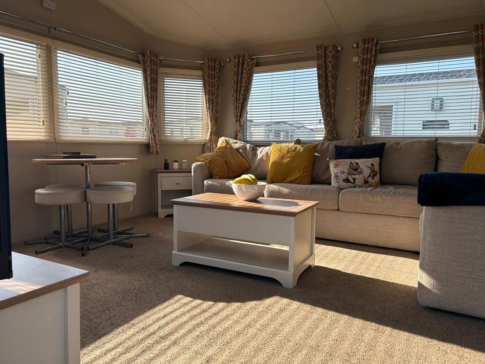 Hotel J&D By The Sea Heysham Esterno foto